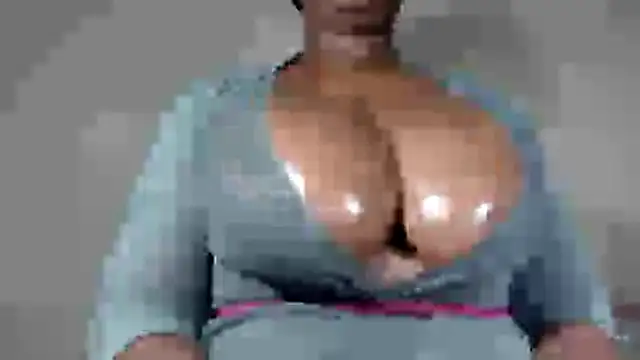 Snapshot of boobassymom chatting on 05-16-26, 04:31 boobassymom online show from 05-16-26, 04:31