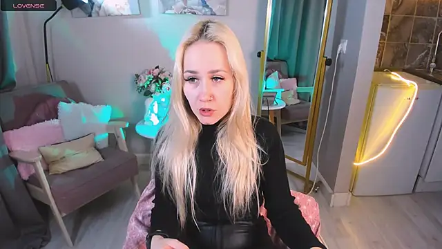 Bunny  of love online show from 12-13-24, 01:33