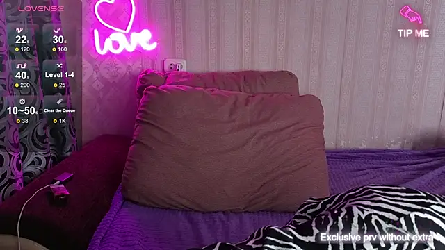 KellyCrystall online show from 09-22-25, 06:26