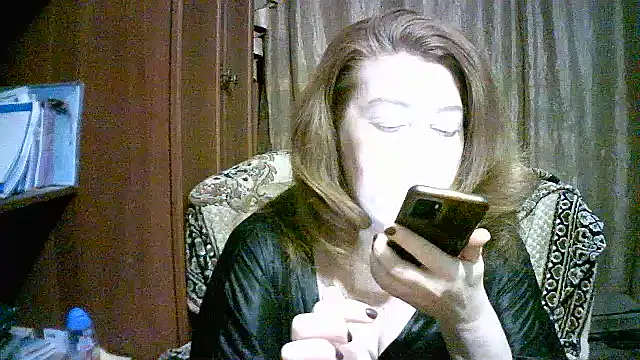 Snapshot of Madame-Butterfly chatting on 09-18-25, 03:14 Madame-Butterfly online show from 09-18-25, 03:14