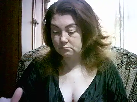 Snapshot of Madame-Butterfly chatting on 09-19-25, 05:20 Madame-Butterfly online show from 09-19-25, 05:20
