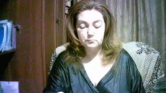 Snapshot of Madame-Butterfly chatting on 10-05-25, 10:51 Madame-Butterfly online show from 10-05-25, 10:51