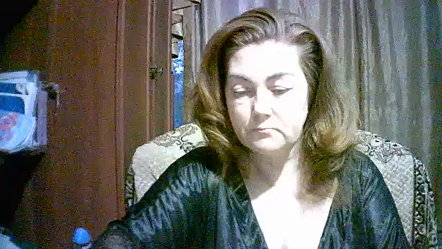 Snapshot of Madame-Butterfly chatting on 10-12-25, 12:37 Madame-Butterfly online show from 10-12-25, 12:37