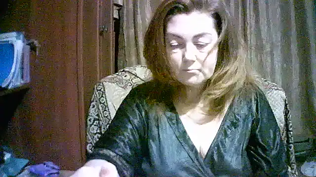 Snapshot of Madame-Butterfly chatting on 10-14-25, 09:48 Madame-Butterfly online show from 10-14-25, 09:48