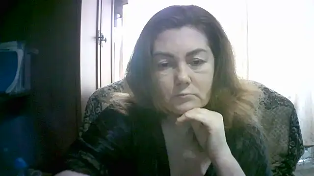 Snapshot of Madame-Butterfly chatting on 10-19-25, 06:25 Madame-Butterfly online show from 10-19-25, 06:25