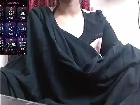 Snapshot of Reika_01 chatting on 12-19-25, 02:51 Reika 01 online show from 12-19-25, 02:51