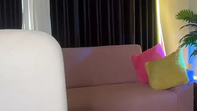 Snapshot of sexy_m23 chatting on 11-24-25, 05:18 sexy m23 online show from 11-24-25, 05:18