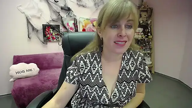 Hot Milady online show from 10-10-25, 06:56