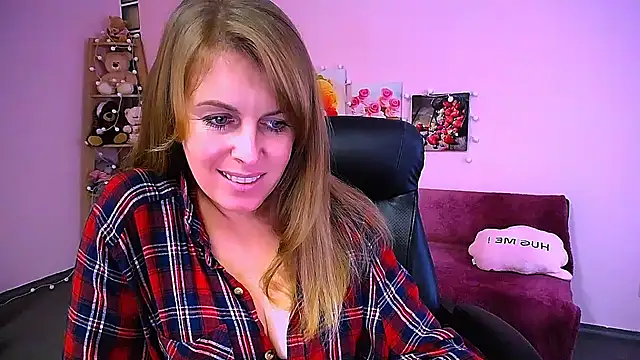 Hot Milady online show from 12-15-25, 08:51