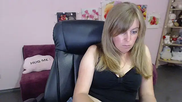 Hot Milady online show from 06-22-26, 08:44