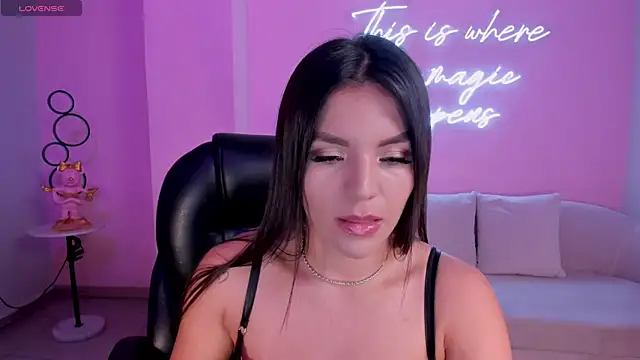 Snapshot of ValeriaRoldanX chatting on 01-14-25, 03:22 ValeriaRoldanX online show from 01-14-25, 03:22