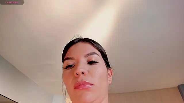 Snapshot of ValeriaRoldanX chatting on 01-15-25, 06:12 ValeriaRoldanX online show from 01-15-25, 06:12