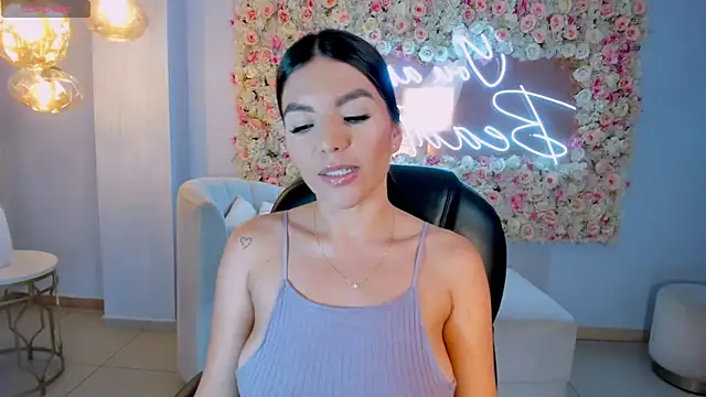 Snapshot of ValeriaRoldanX chatting on 02-05-25, 03:23 ValeriaRoldanX online show from 02-05-25, 03:23