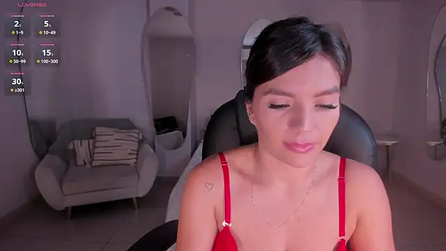 Snapshot of ValeriaRoldanX chatting on 02-15-25, 06:23 ValeriaRoldanX online show from 02-15-25, 06:23