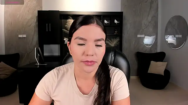 Snapshot of ValeriaRoldanX chatting on 10-26-25, 11:09 ValeriaRoldanX online show from 10-26-25, 11:09