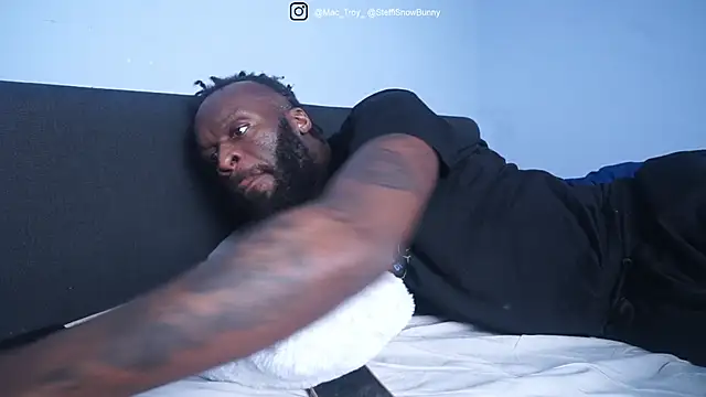 Snapshot of MacTroy chatting on 01-16-26, 10:47 MacTroy online show from 01-16-26, 10:47