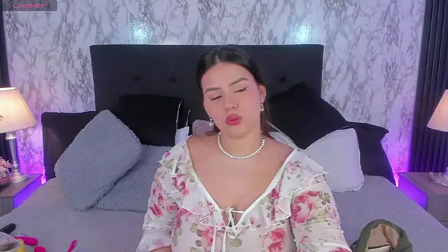 Miamontoya online show from 05-20-26, 01:06