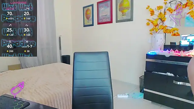 Lillianhot68 online show from 11-08-25, 10:59