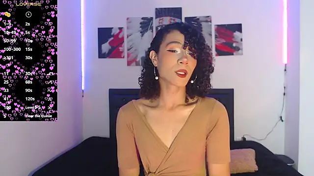  AliceWonderland  online show from 12-31-24, 01:08