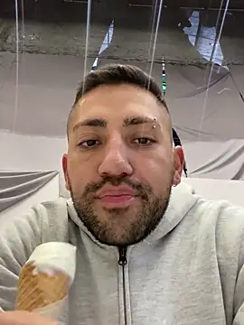 JuanZapata33 online show from 01-03-25, 10:51