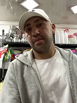 JuanZapata33 online show from 10-07-25, 11:13