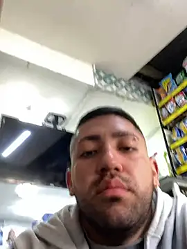 JuanZapata33 online show from 04-09-26, 10:04