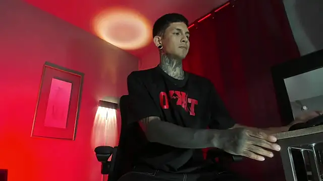 Travistanner 28 online show from 03-19-26, 12:14