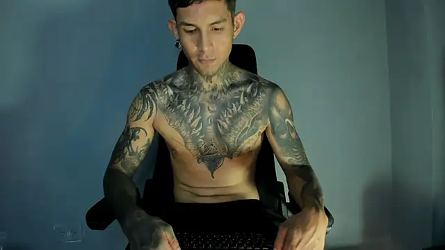 Travistanner 28 online show from 04-17-26, 10:24