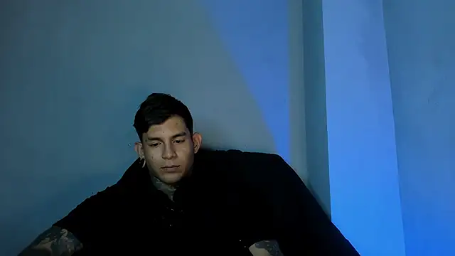 Snapshot of Travistanner_28 chatting on 06-30-26, 01:39 Travistanner 28 online show from 06-30-26, 01:39