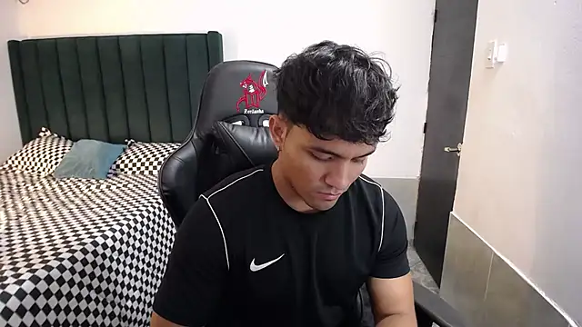 man dur07 online show from 10-24-25, 07:54