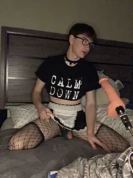 Snapshot of YourFavTwinkie chatting on 12-23-24, 07:28 YourFavTwinkie online show from 12-23-24, 07:28