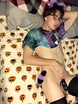 Snapshot of YourFavTwinkie chatting on 09-29-25, 05:12 YourFavTwinkie online show from 09-29-25, 05:12