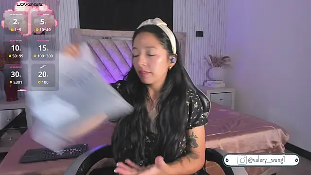 Valery wang online show from 11-06-25, 11:44