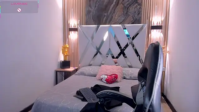 Valery wang online show from 04-20-26, 12:08