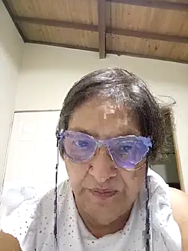 Snapshot of florecita69 chatting on 10-04-25, 03:04 florecita69 online show from 10-04-25, 03:04