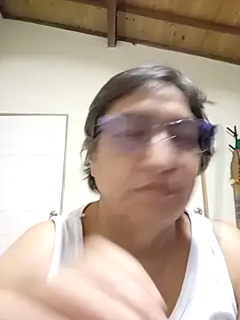 Snapshot of florecita69 chatting on 10-09-25, 01:58 florecita69 online show from 10-09-25, 01:58