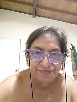 Snapshot of florecita69 chatting on 10-16-25, 02:40 florecita69 online show from 10-16-25, 02:40