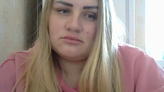 Snapshot of Honeydew-Waves chatting on 02-17-25, 11:44 Honeydew-Waves online show from 02-17-25, 11:44