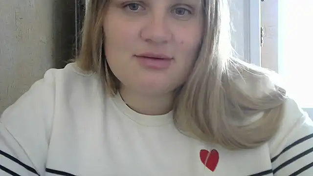 Snapshot of Honeydew-Waves chatting on 10-27-25, 10:19 Honeydew-Waves online show from 10-27-25, 10:19