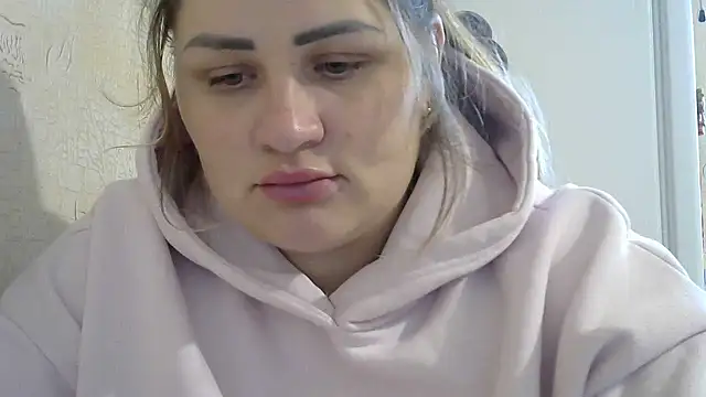 Snapshot of Honeydew-Waves chatting on 10-29-25, 07:10 Honeydew-Waves online show from 10-29-25, 07:10