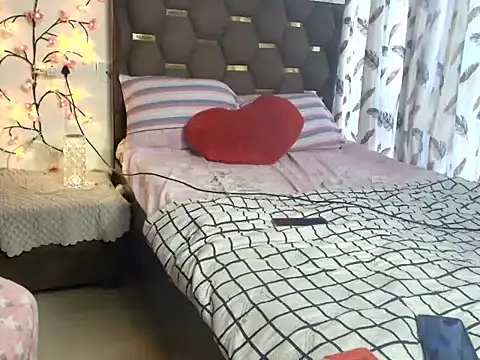 CUTE princess 143 online show from 10-06-25, 11:51