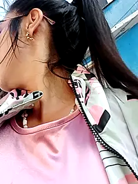 Snapshot of VALERY-03_ chatting on 01-10-25, 12:36 VALERY-03 online show from 01-10-25, 12:36