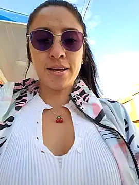Snapshot of VALERY-03_ chatting on 02-01-25, 12:37 VALERY-03 online show from 02-01-25, 12:37