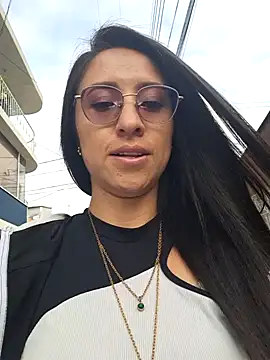Snapshot of VALERY-03_ chatting on 02-04-25, 12:22 VALERY-03 online show from 02-04-25, 12:22