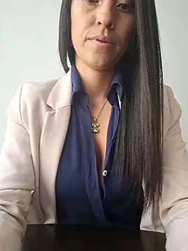 Snapshot of VALERY-03_ chatting on 02-19-25, 01:06 VALERY-03 online show from 02-19-25, 01:06