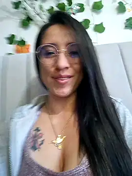 Snapshot of VALERY-03_ chatting on 09-10-25, 12:05 VALERY-03 online show from 09-10-25, 12:05