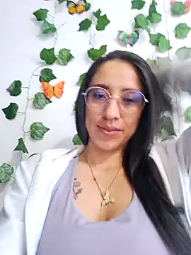 Snapshot of VALERY-03_ chatting on 09-20-25, 12:06 VALERY-03 online show from 09-20-25, 12:06