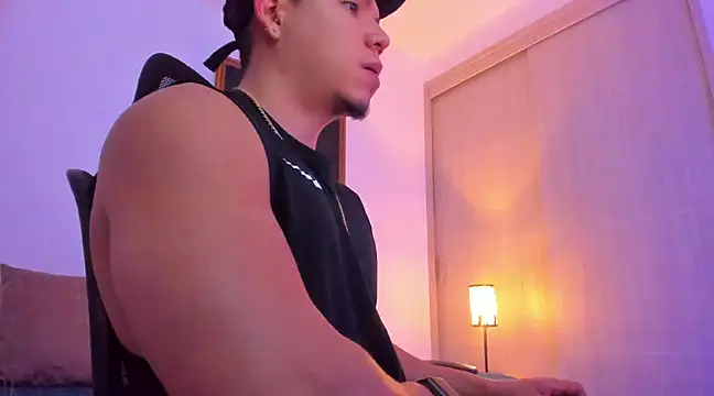 Snapshot of CHIRS_MORGANS chatting on 02-09-25, 02:06 CHIRS MORGANS online show from 02-09-25, 02:06