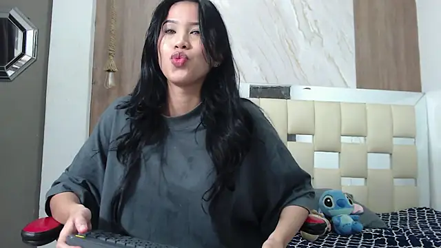 ava jhonsson online show from 05-21-26, 12:39