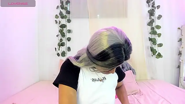 catalina and roger online show from 10-11-25, 08:29